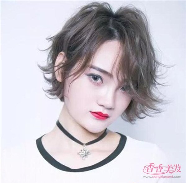 流行发型 bobo头 波波头染一染烫一烫更百搭 2019最新款波波头卷发