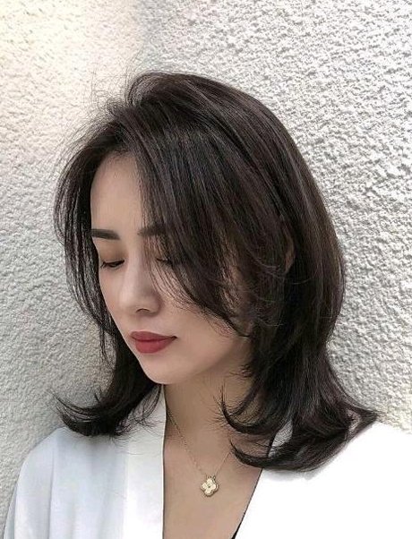 圆胖脸女生如何选发型 2019瘦脸还时髦的发型你值得拥有  圆脸就不能
