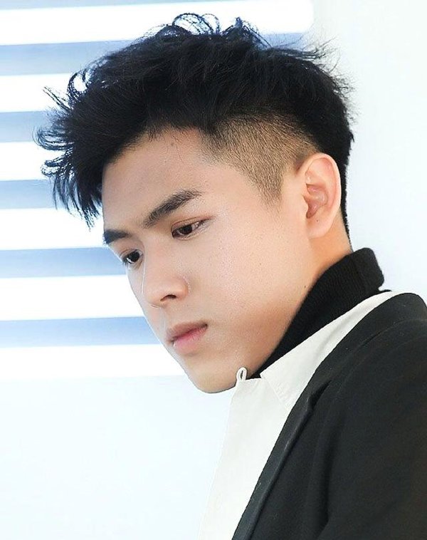 二十岁男生如何选发型 时下最潮的男生短发来一款绝对