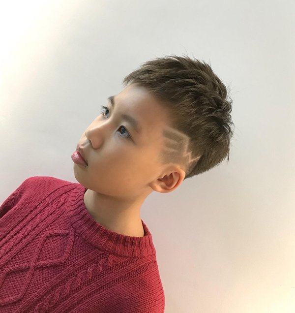 小男孩剪什么发型好看 适合小男孩的新潮短发发型推荐