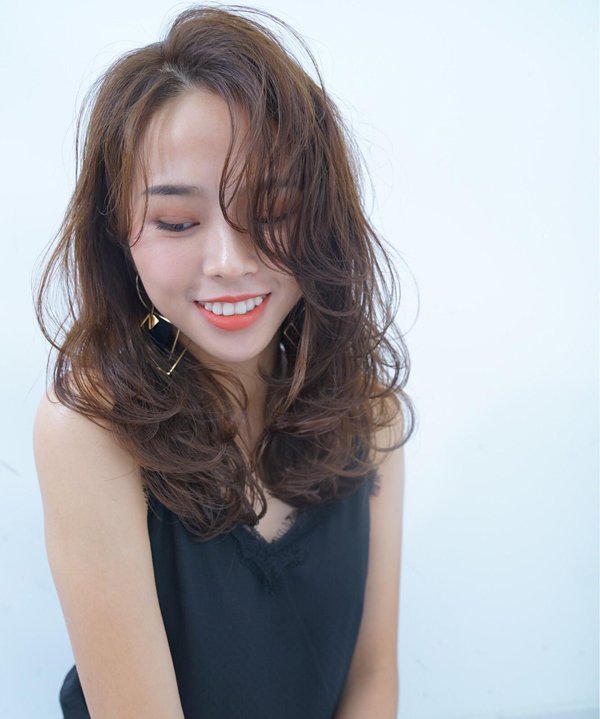 适合长脸的不只是齐刘海 长脸女生最火爆的刘海造型这