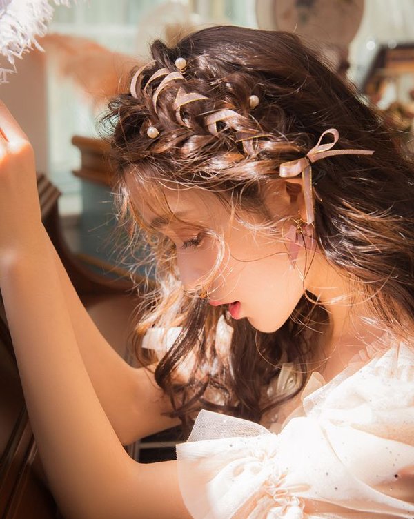 清纯少女发型不只有直发适合小仙女的烫发造型这几款超美