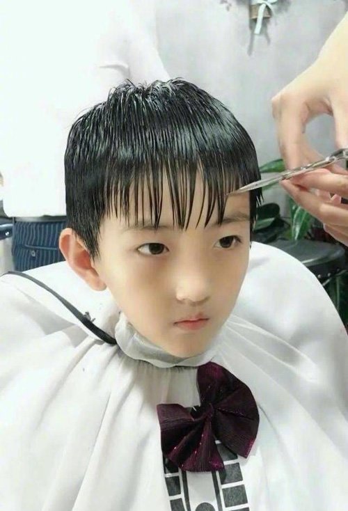 儿童发型 2019男童流行的短发型图片 帅气又可爱的小男孩短发造型设计