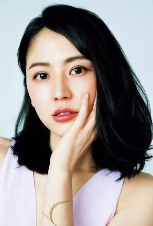 菱形脸女生必剪短头发造型 美腻潮流圈的女生短发设计