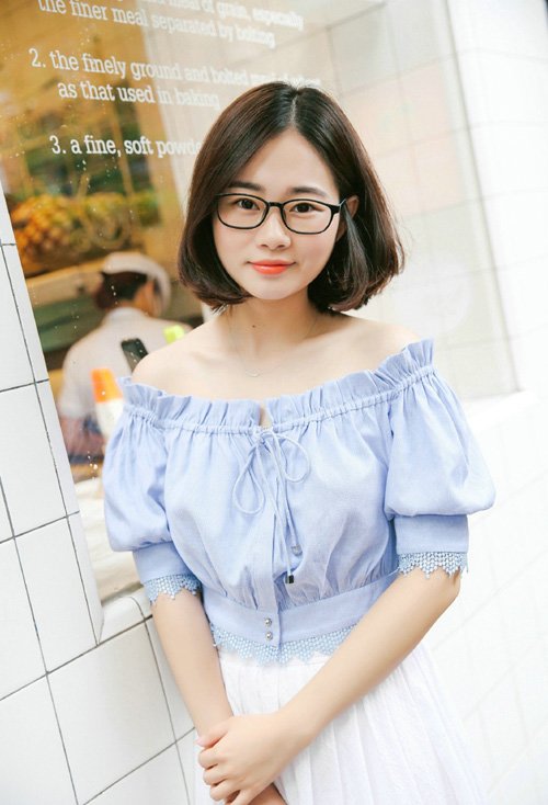 戴眼镜人适合什么发型 大脸女生剪短发留刘海好看吗