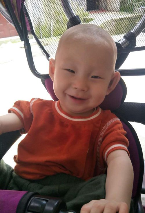 小男孩剃光头帅气 发型图片