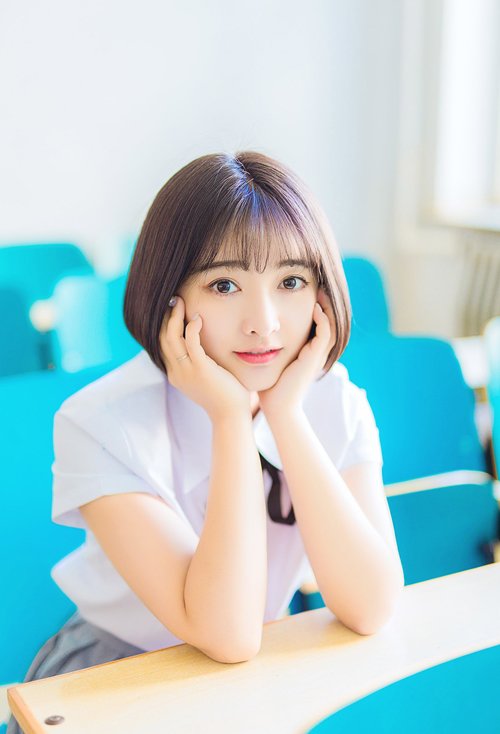 首页 流行发型 学生发型 2020年女高中生短发发型 剪出校园风格短发