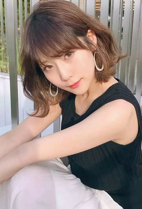 女生发尾有几种剪法图片 亮眼有气场的层次剪发