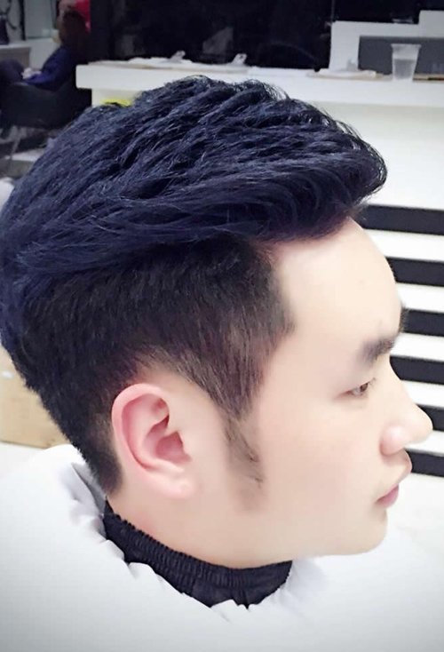 男生短头发鬓角剃短造型图片