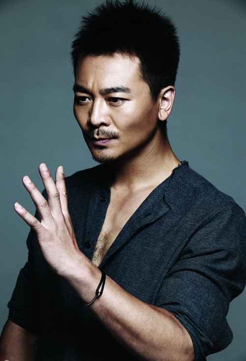 四十多岁长脸男生短头发 男生留什么短发发型好看