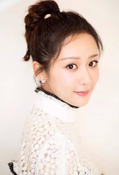 女生编 扎头发露额 发型图片
