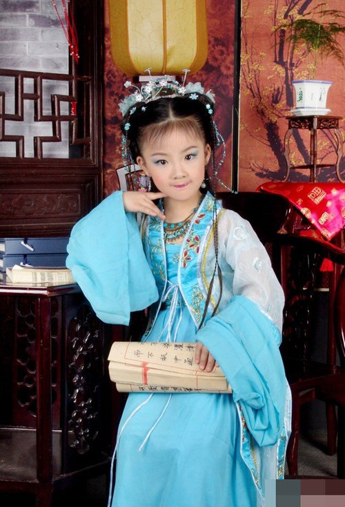 古代小女孩的扎盘发型 典雅美的女童造型
