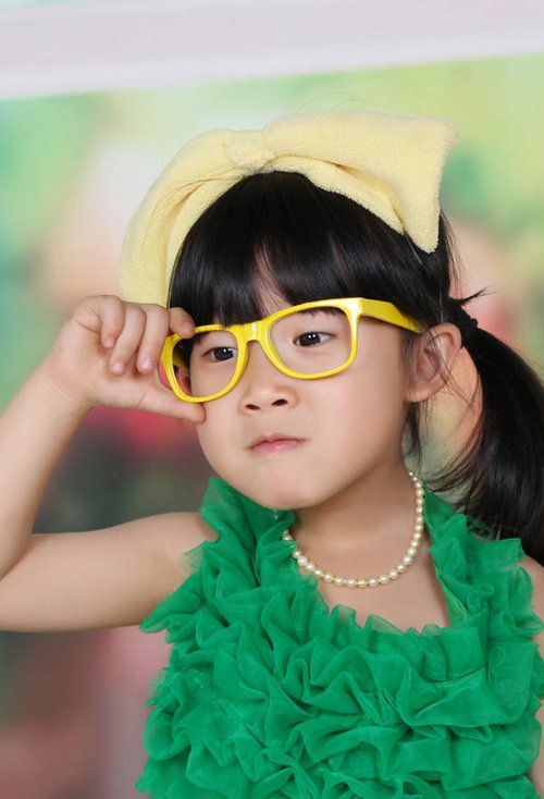 怎么给9岁女孩子扎头发 小女孩可爱辫子扎发图片