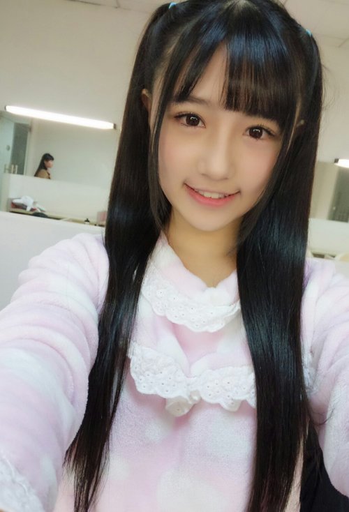 12岁女生扎什么头发时尚 变身小美女的扎发造型