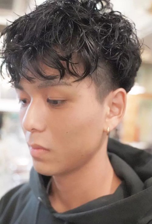 男生鬓角剃光短头发造型阳光帅气男生短发介绍