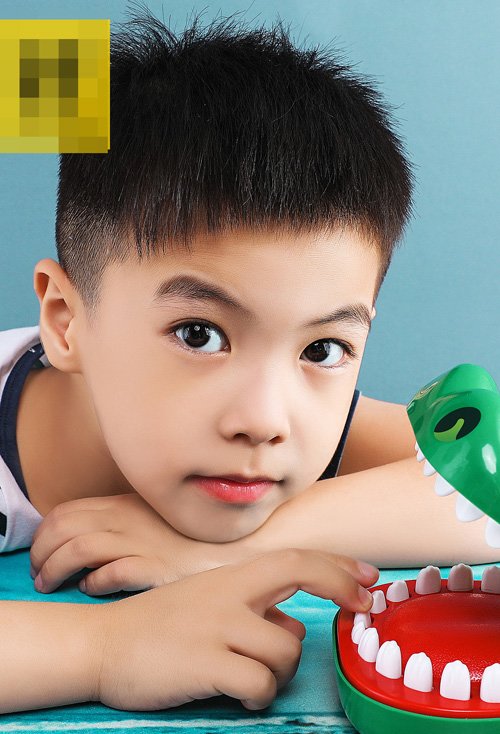 长脸男童适合剃什么发型 呆萌可爱的小男孩短发图片