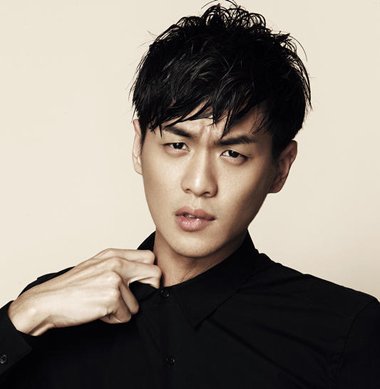 香香美发网-流行发型-脸型搭配-扎法步骤-男生