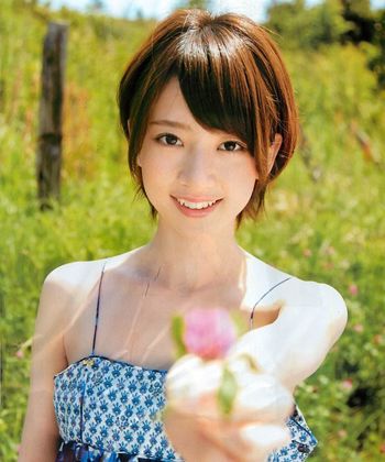 中学长脸女生短发自来卷怎样扎 长脸学生适合什么短发