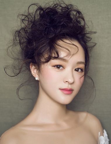 新娘盘发发型大全 新娘卷发盘发发型图片