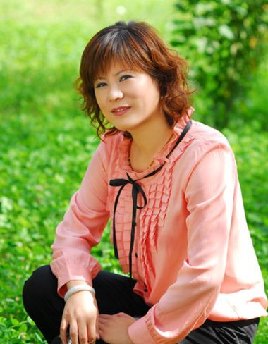 短发-怎么扎好看短发-女生短发发型-韩国女生短