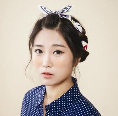 扎头发的方法图解-怎样扎头发简单好看-扎头发