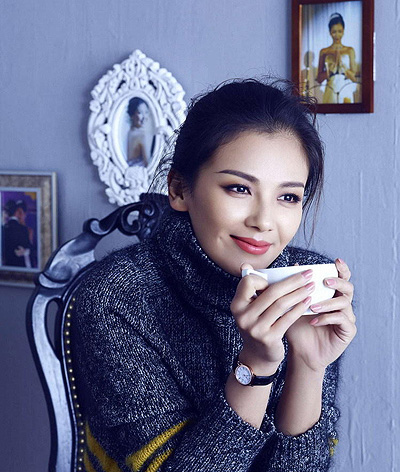 <em>长发</em>-<em>长发发型</em>-最流行<em>长发发型</em>-<em>长发发型</em>扎法步