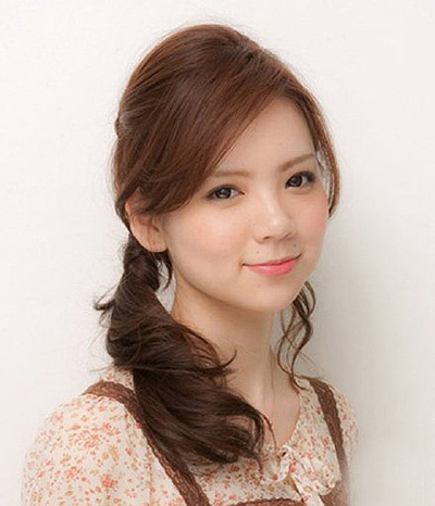 盘头发的方法图解-如何编头发-扎头发的技巧-梳头发的步骤-怎么卷头发-教玩转各类发型教程