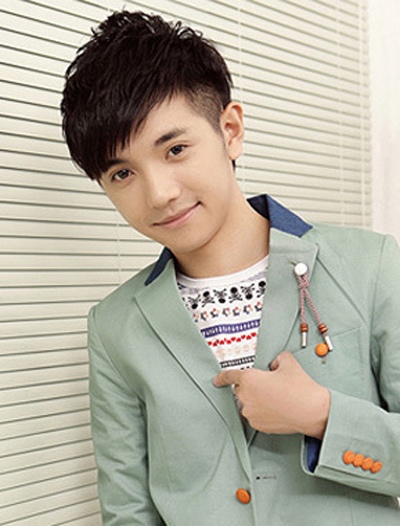 <em>男生发型</em>-<em>男生</em>烫发-好打理<em>男生发型</em>-<em>韩版</em>男发型