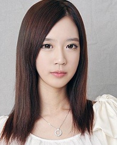 <em>长发</em>-<em>长发发型</em>-最流行<em>长发发型</em>-<em>长发发型</em>扎法步