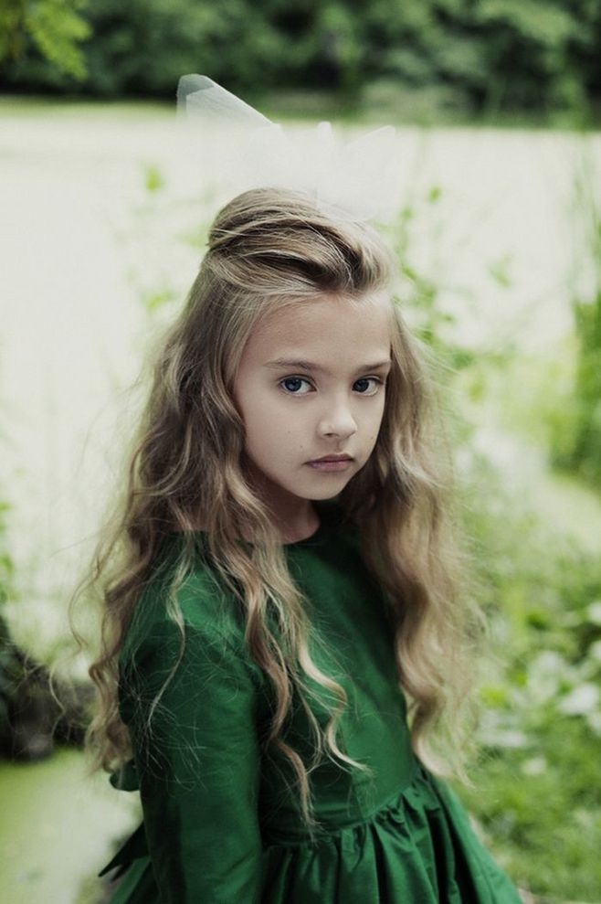 小女孩发型绑扎方法-儿童梳头发型-小孩怎样梳