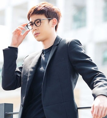 <em>圆脸发型</em>-<em>大圆脸适合的发型</em>-圆脸短发<em>发型</em>图片