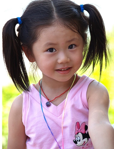 小女孩<em>发型</em>绑扎方法-儿童<em>梳头发型</em>-小孩怎样梳