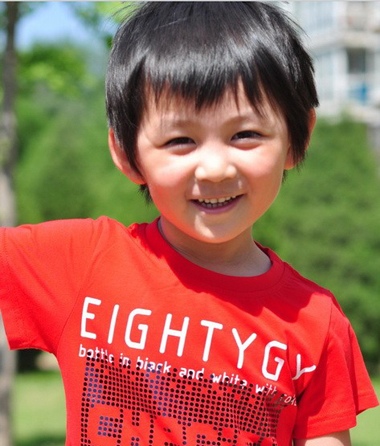 如何给<em>男宝宝</em>剃出漂亮的发型 小<em>男宝宝发型设</em>