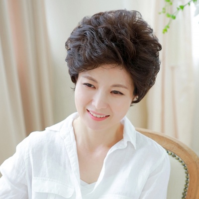 <em>中老年发型</em>图片-<em>中老年</em>短发烫发<em>发型</em>-<em>中老年</em>时