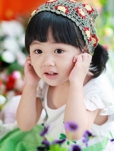 刚扎短辫的小孩扎发过程 <em>小宝贝</em>辫子发型的扎