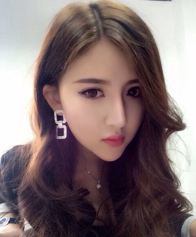 长脸发型-长脸适合的发型图片-长脸女孩适合的