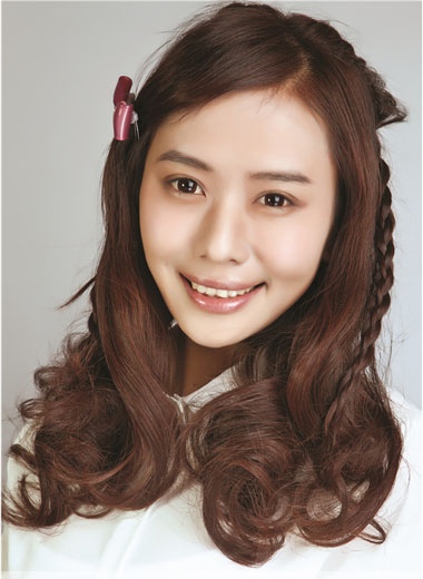 扎头发的方法图解-怎样扎头发简单好看-扎头发