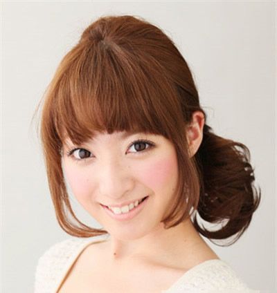 盘头发的方法图解-如何编头发-扎头发的技巧-梳