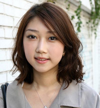 大方脸适合烫什么发型 大脸适合的发型梨花烫