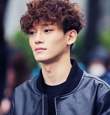 大脸烫什么头型好 男士脸大烫短发(4)