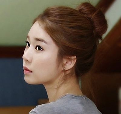 四方脸怎样梳丸子头 方形脸盘发小丸子(2)