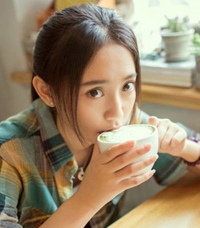 方形脸的女生扎光光的无刘海发型适合吗 四方