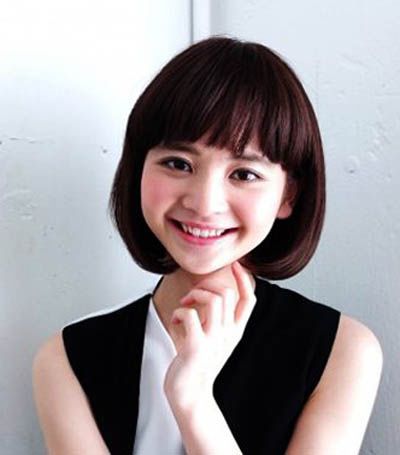 圆脸剪什么短发发型好看 中年圆脸短发发型图片