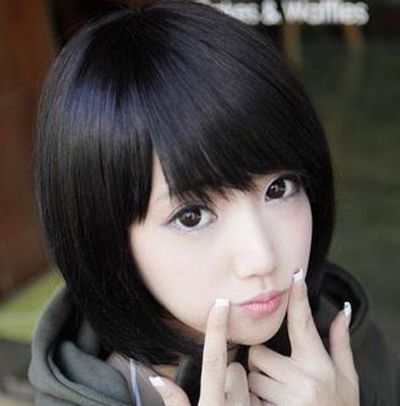 30岁女人<em>圆脸短</em>发型 <em>中年</em>胖<em>圆脸短发发型</em>图片