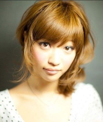 短烫发如何打理年轻 2015两边不对称中短容易