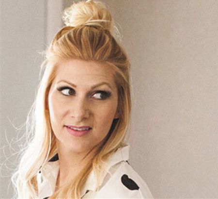 扎头发的方法图解-怎样扎头发简单好看-扎头发