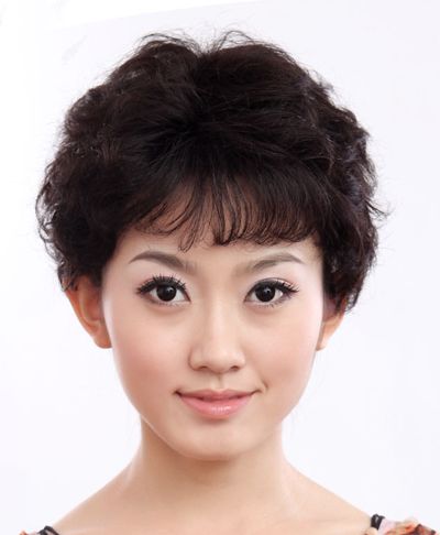 日式中年妇女短烫发发型 中年妇女中短发烫发