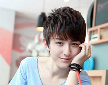 剪出来的好看短头发发型男 短发发型图片2016