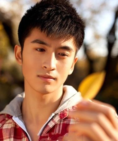 从19岁男生发型大全里挑选合适发首页 男生发型 男生短发
