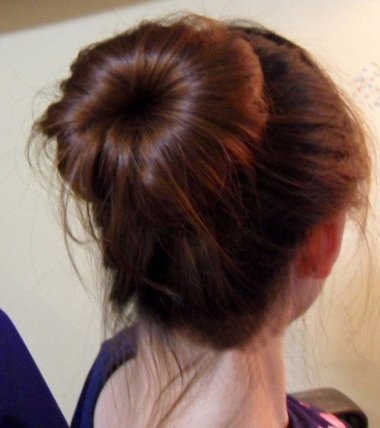 发圈丸子头的扎法图解 正宗丸子头的扎法